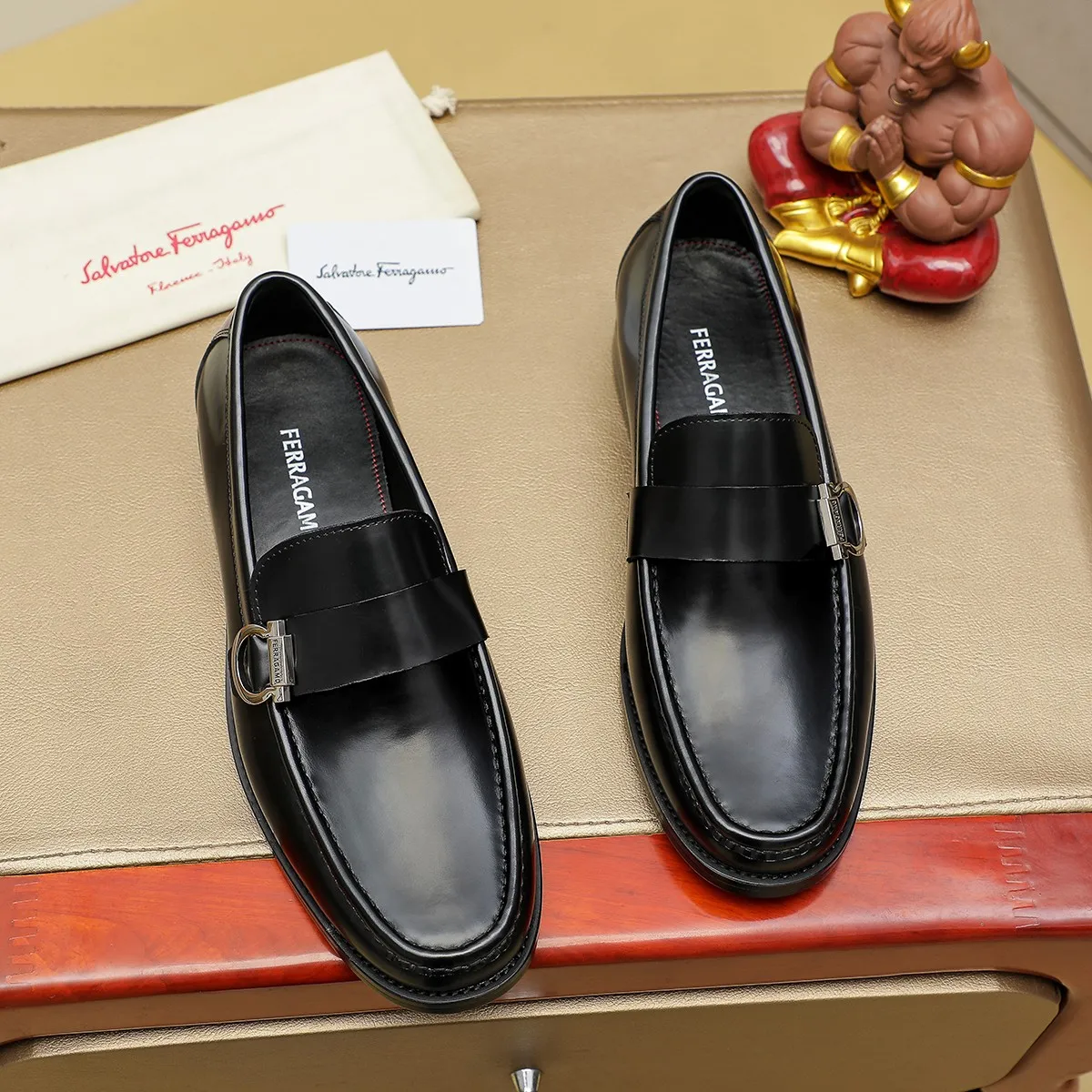 Men's shoes 250 Ferragamo [Ferragamo] top imported suit men's shoes 💯Original copy of the official website, product materials: selected imported embossed calfskin + luxury hardware buckle accessories ~ imported water-dyed cow 🐂 leather lining. Strong three-dimensional visual effect, original combination outsole, multiple colors available😘 Size: 39-44 (38.45.46. Customized)